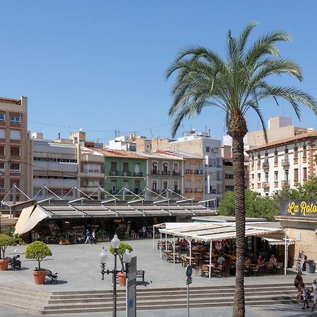 Reina Victoria El Mercado لقنت المظهر الخارجي الصورة
